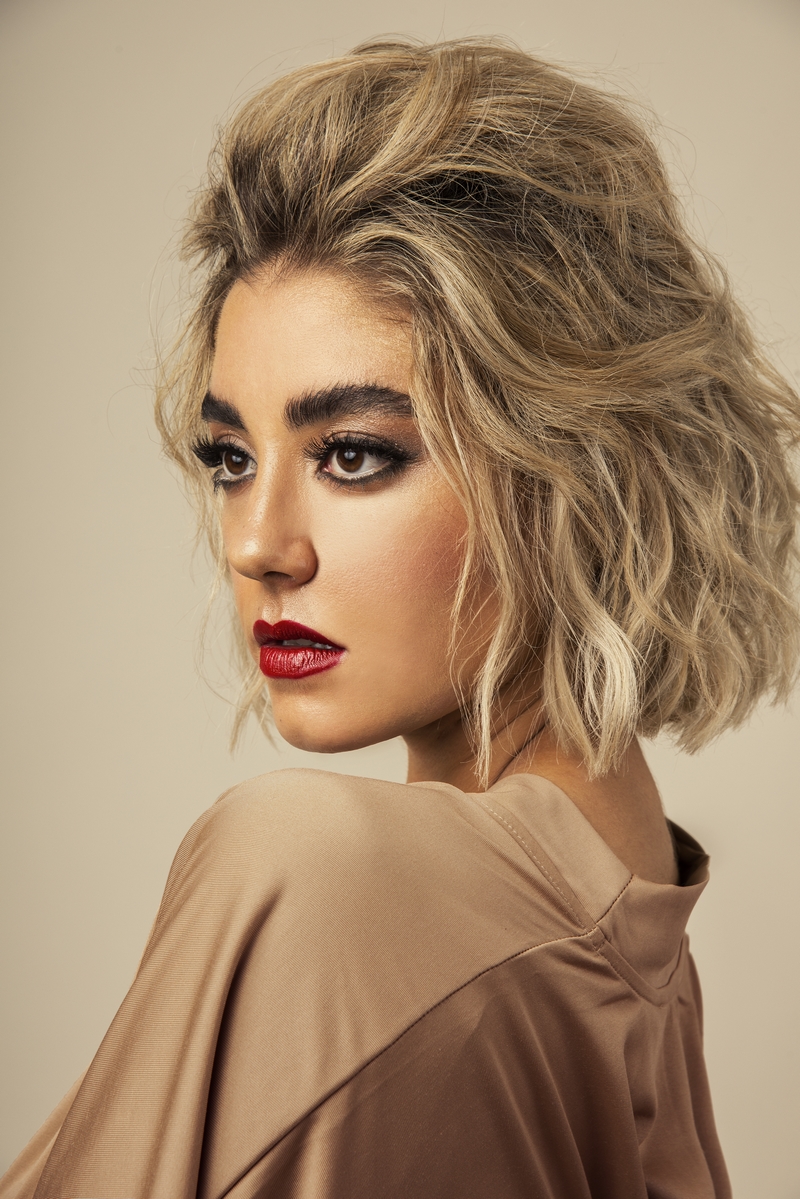 Messy Effortless Blonde Bob Ivan Rodriguez 3