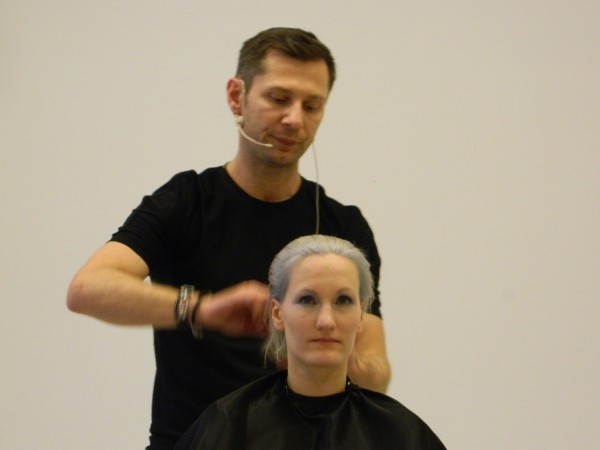 Vladimirs Makarenko iepazīstināja ar Wella Professionals tendencēm pavasaris/vasara `15.