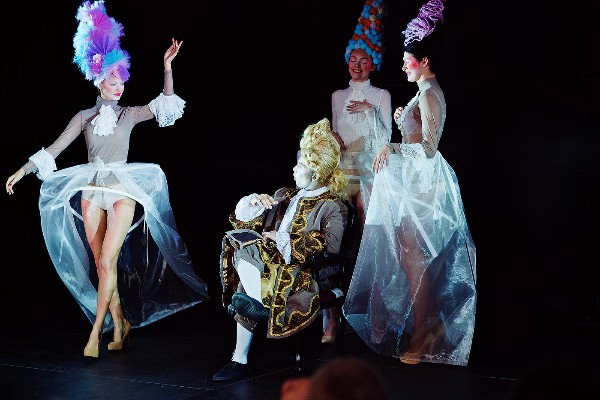 šovs skolas studijas “Create in Riga