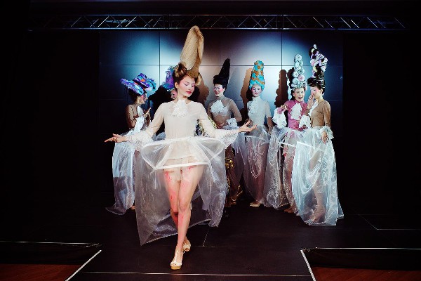 šovs skolas studijas “Create in Riga