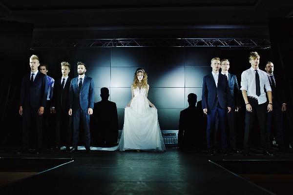  Maskavas radošā dueta Jurija Ždanova un Irinas Agrbas vīriešu un sieviešu frizūru kolekcija 