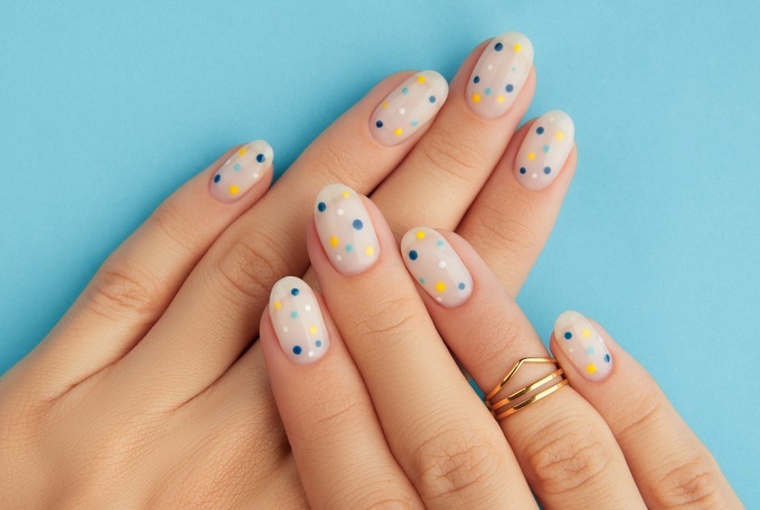 polka-dot-nails-trend