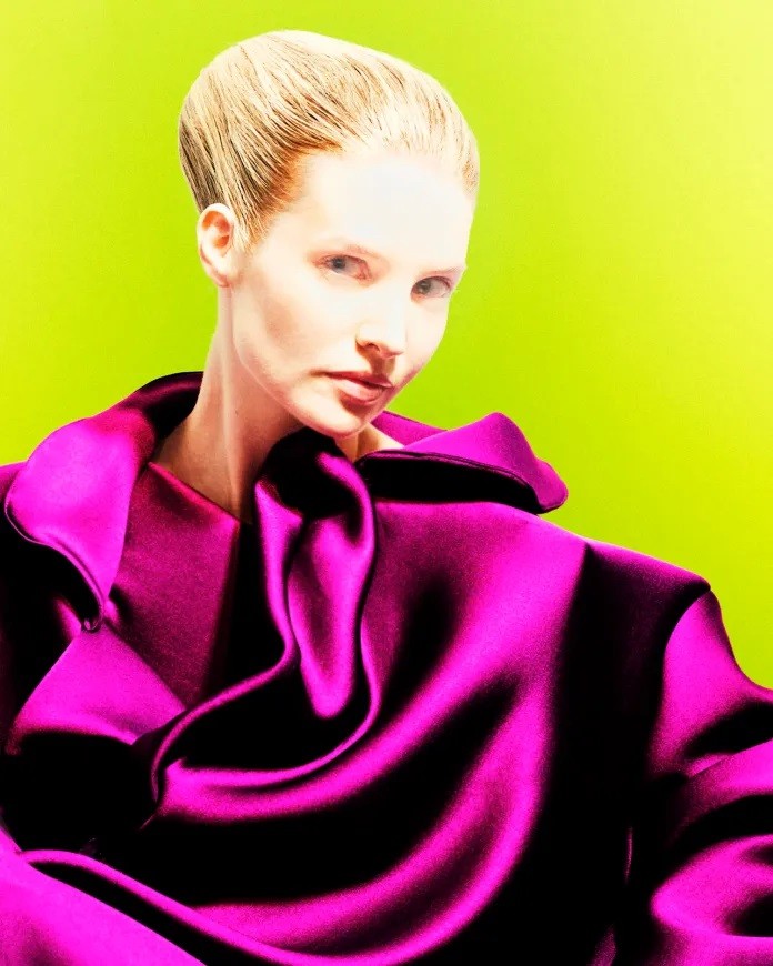noble-collection-model-2